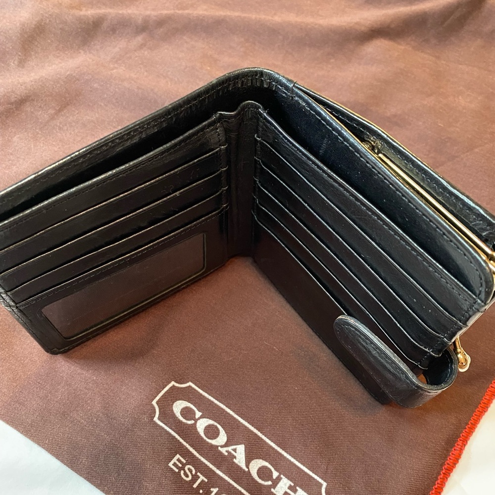 Vintage COACH Kiss Lock Black leather bifold wallet w/coin purse